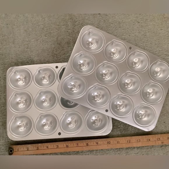 Halloween Jack-o-lantern/pumpkin cupcake, muffin, cookie, chocolate baking trays - Picture 1 of 3